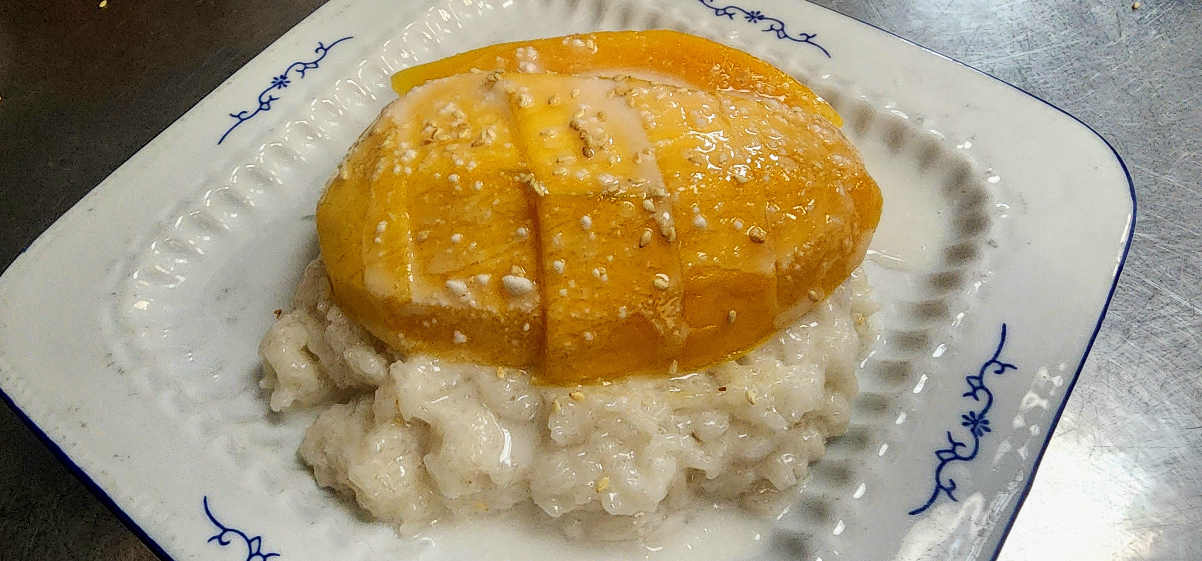 D- 6 STICKY RICE WITH MANGO (SEASONAL)