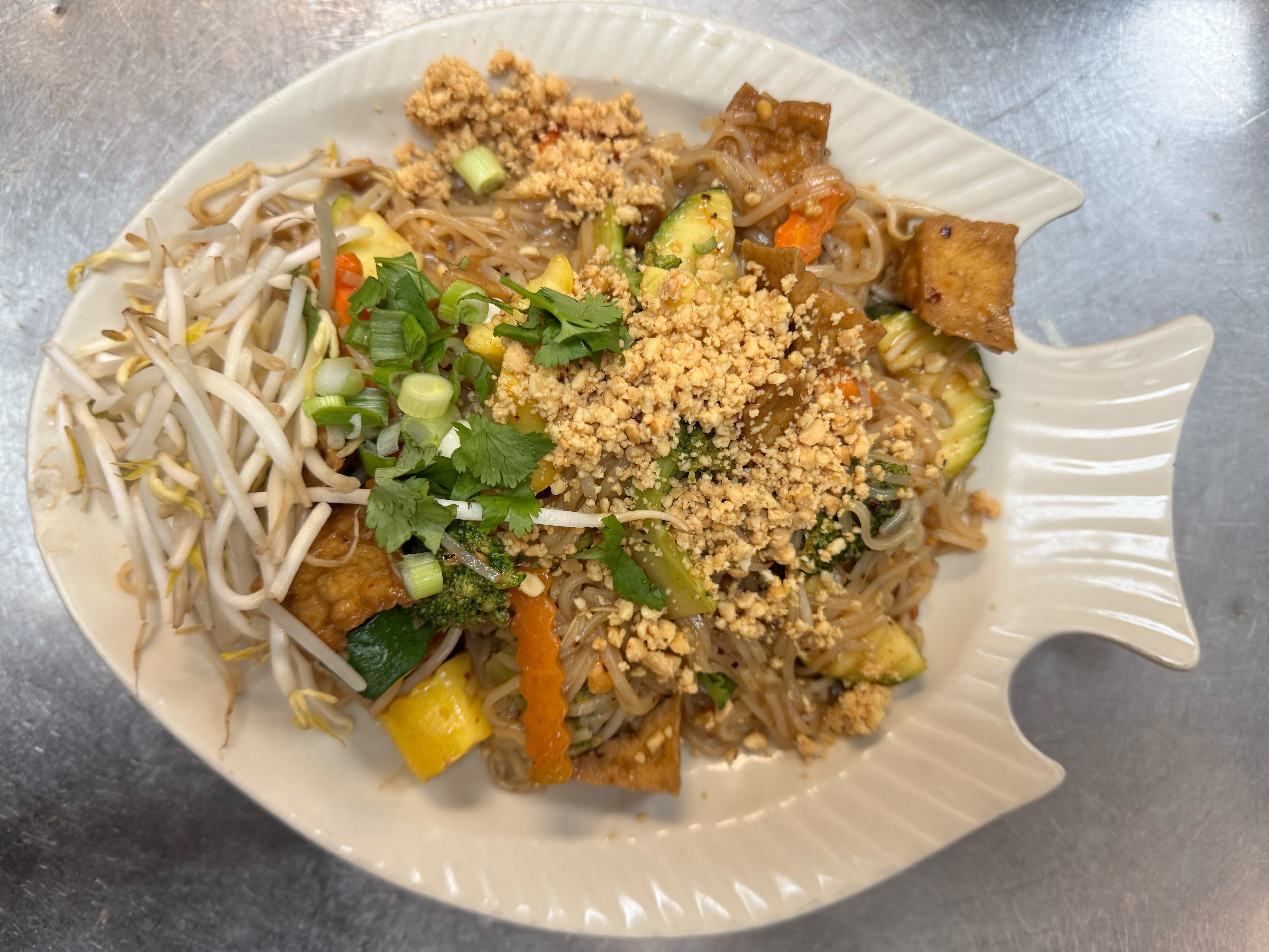 V - 11 VEGGIE PAD THAI