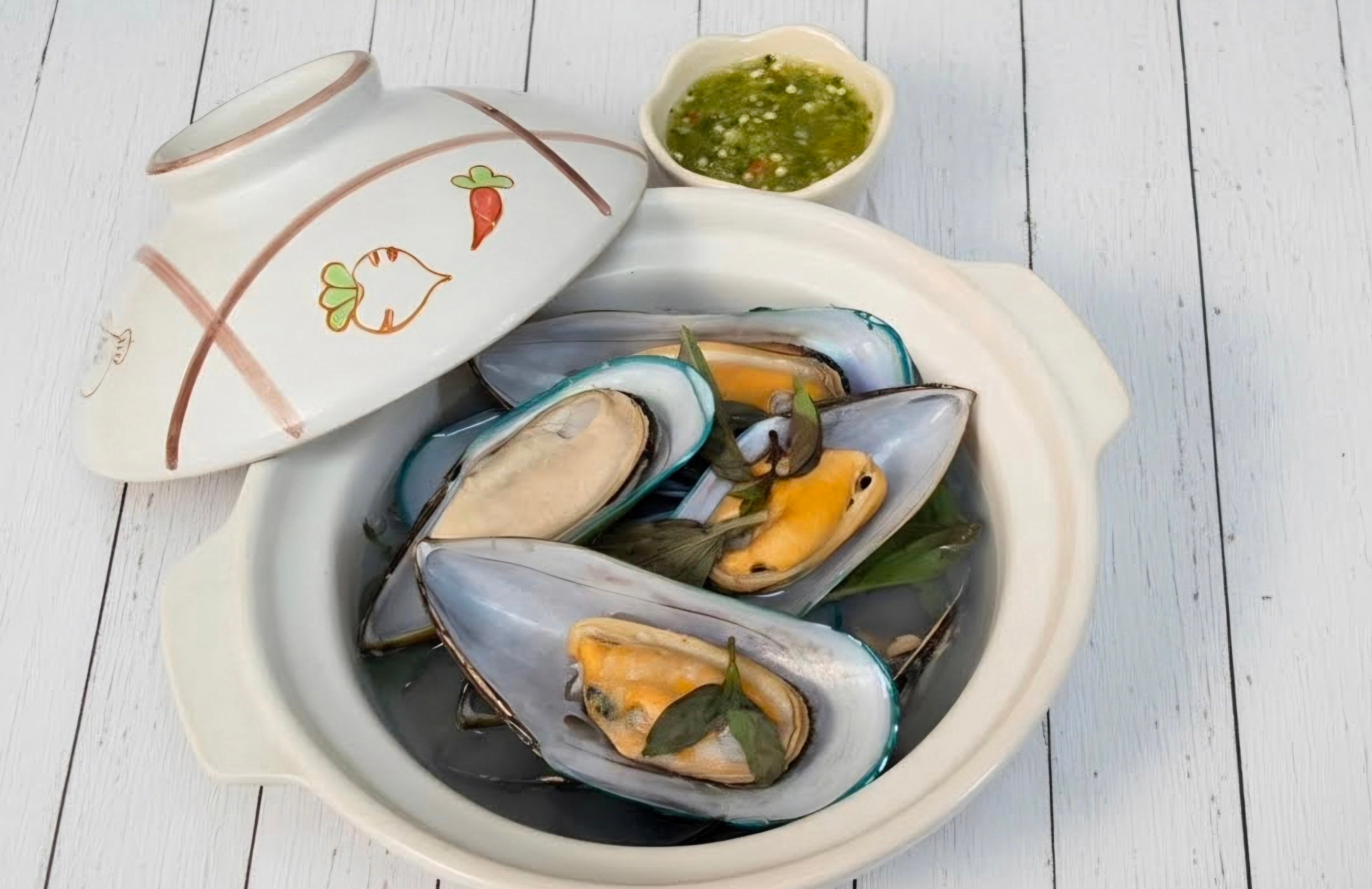 H - 5 MUSSELS CLAYPOT