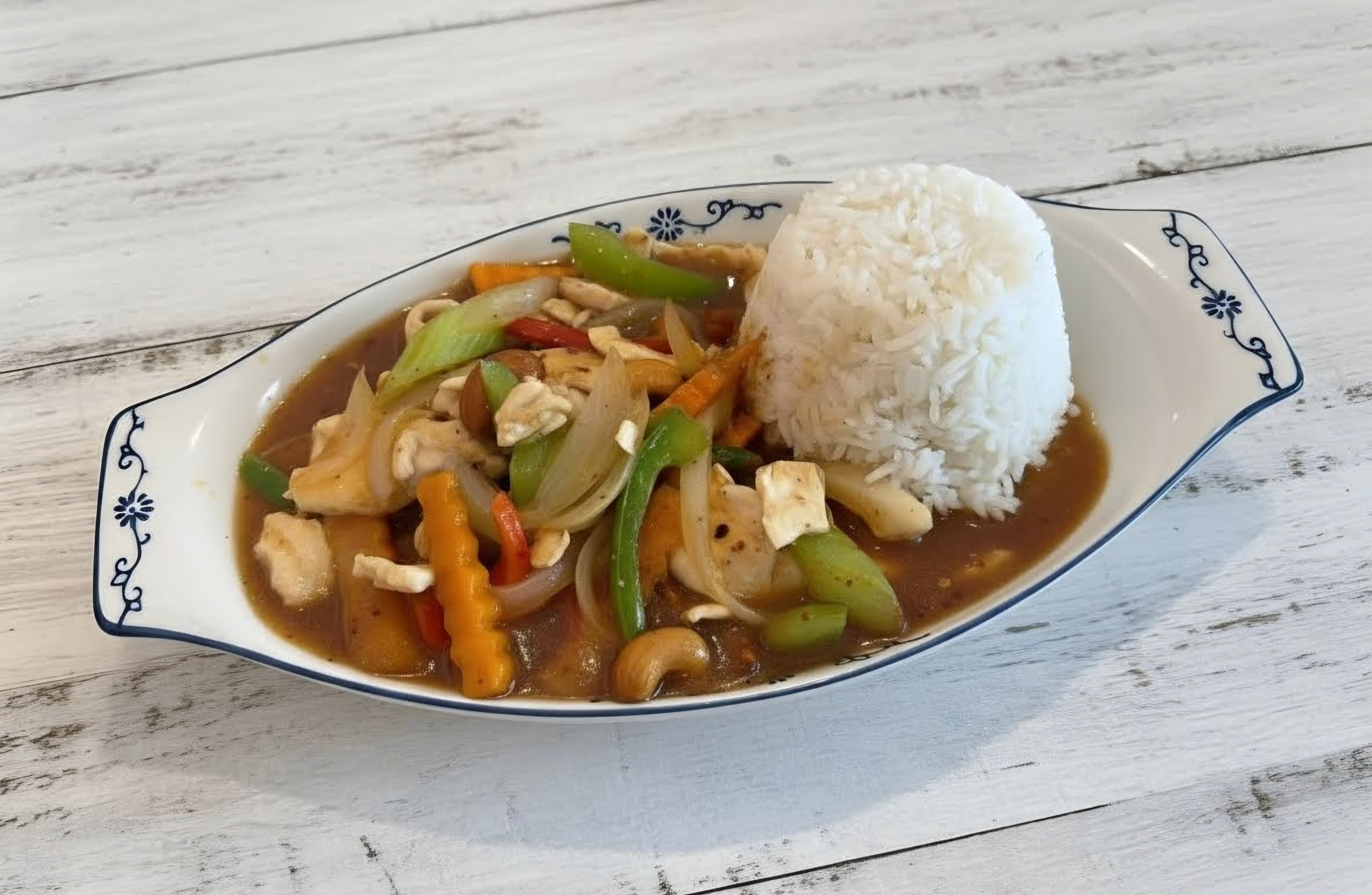 L - 4 CASHEW CHICKEN 🌶️